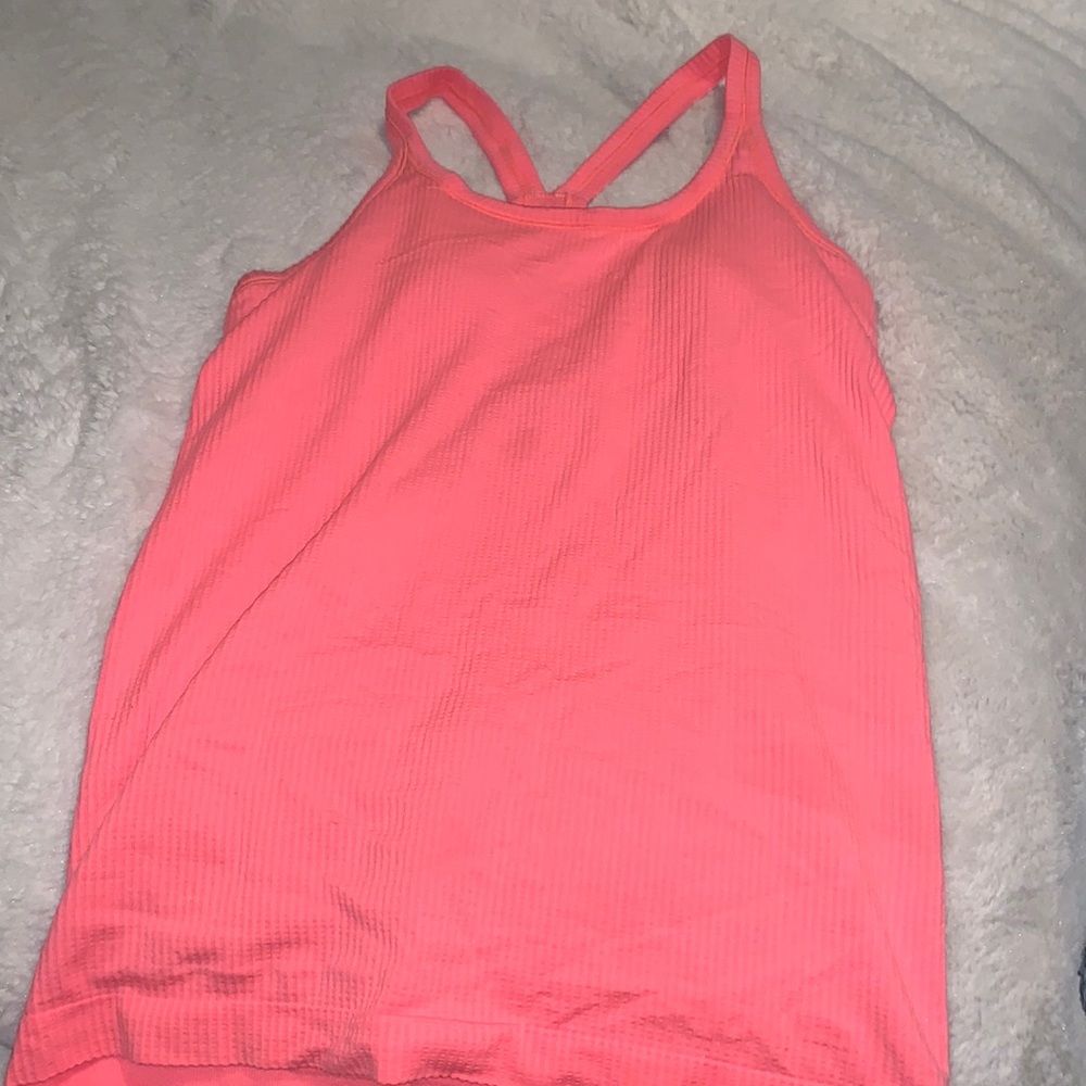 Lululemon coral workout top with shelve bra